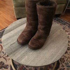 UGG CLASSIC BOOTS! LIKE NEW